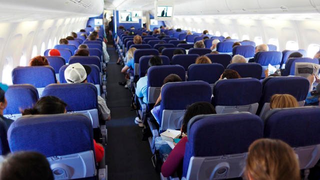 Challenges of Long-Haul Flights and How Airlines Manage Them